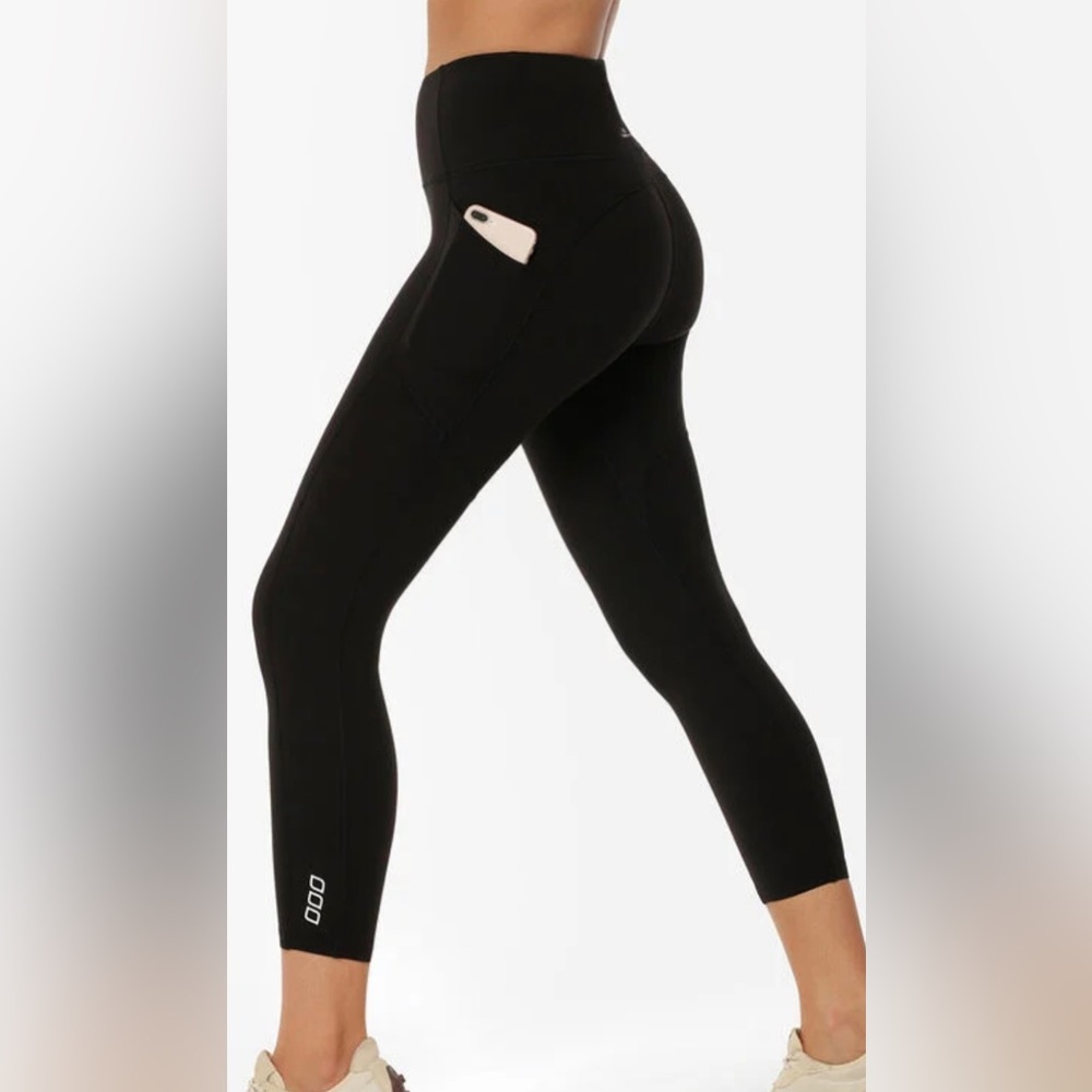 Lorna Jane ankle biter black leggings